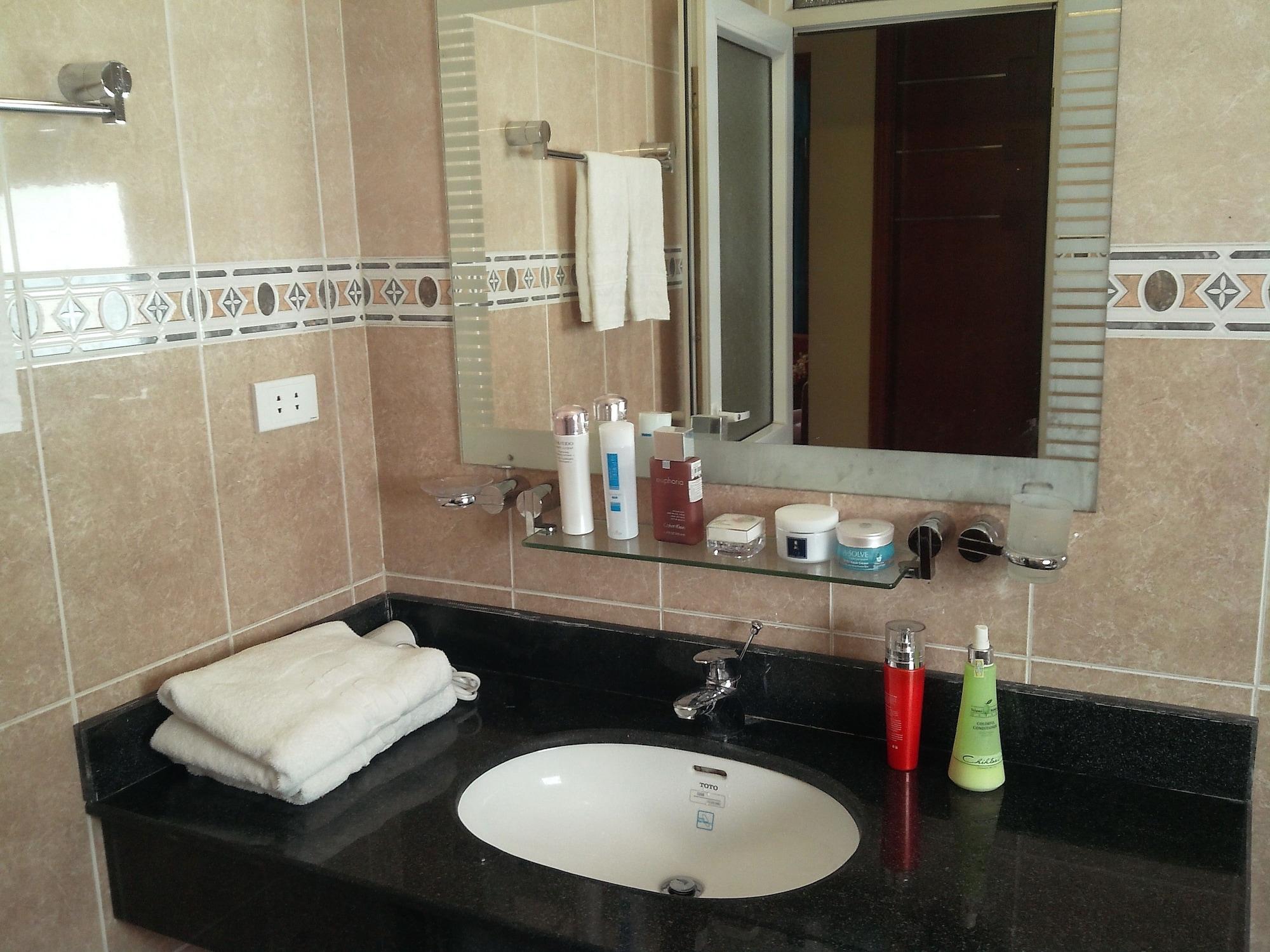Camela Hotel&Resort Hai Phong Exterior foto
